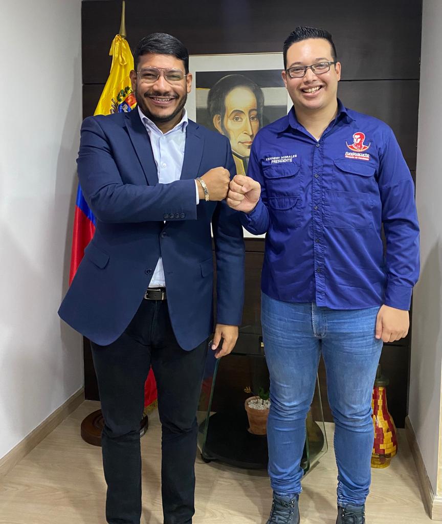 Recibimos a @kennedymorales9, Presidente de <a href="/fundayacuchoVe/">Fundación Gran Mariscal de Ayacucho (Fundayacucho)</a>, con quien revisamos todos los planes de cooperación educativa que el Gob. Bolivariano del Pdte. <a href="/NicolasMaduro/">Nicolás Maduro</a> ha anunciado, para que estudiantes del América Latina y el mundo venga a formarse en la Patria Bolivariana.