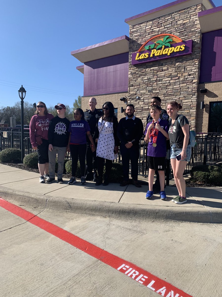 guess_je's tweet photo. Keller ISD Special Olympians supporting the Law Enforcement Torch Run Fundraiser tonight at Las Palapas in Keller.  Thank you LETR @KellerISD @SOTexas @TexasLETR @KellerPolice https://t.co/WZDtOf0QBX