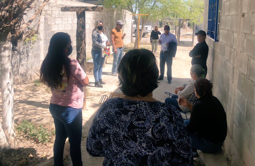 certturccentro's tweet photo. Hoy acudimos al llamado de los ciudadanos de la colonia Esteban Martínez #Frontera con la colaboración del equipo de @SIDS_Coahuila llevando asesoria legal para regularizar sus viviendas,  @mrikelme @enriquemym 
@manolojim https://t.co/Vyc7g3PA43