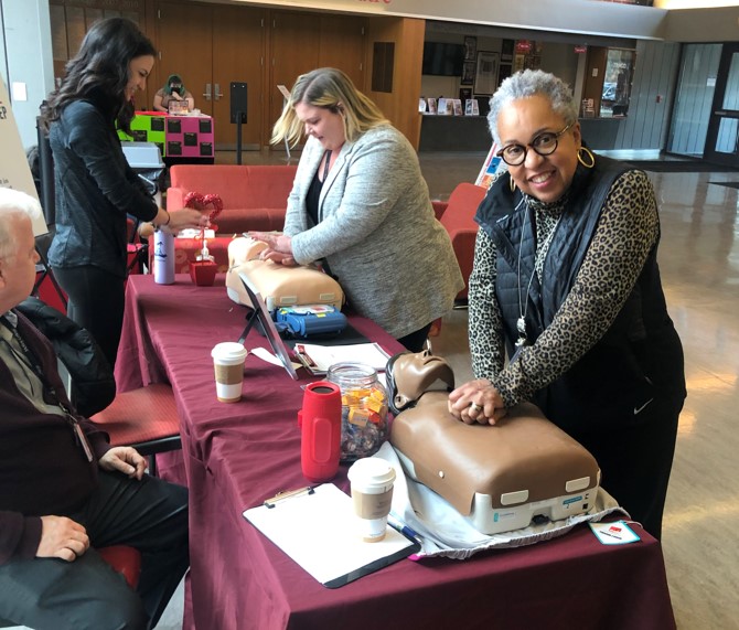 twostepcpr's tweet image. 📍 Molloy College: Rockville Centre, NY 2nd National Two Step Event 3/23/22
#1 Call 911
#2 Push hard and fast in the center of the chest until help arrives
#Twostepcpr