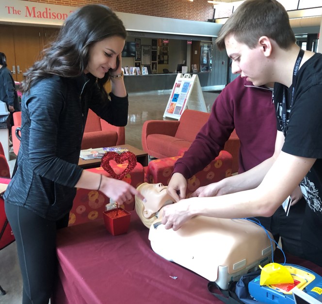 twostepcpr's tweet image. 📍 Molloy College: Rockville Centre, NY 2nd National Two Step Event 3/23/22
#1 Call 911
#2 Push hard and fast in the center of the chest until help arrives
#Twostepcpr