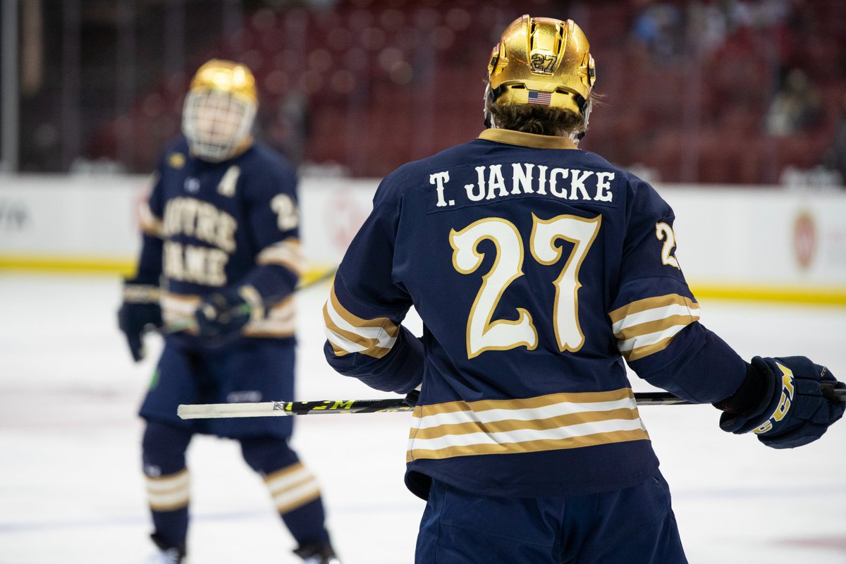 Notre Dame Hockey tweet media