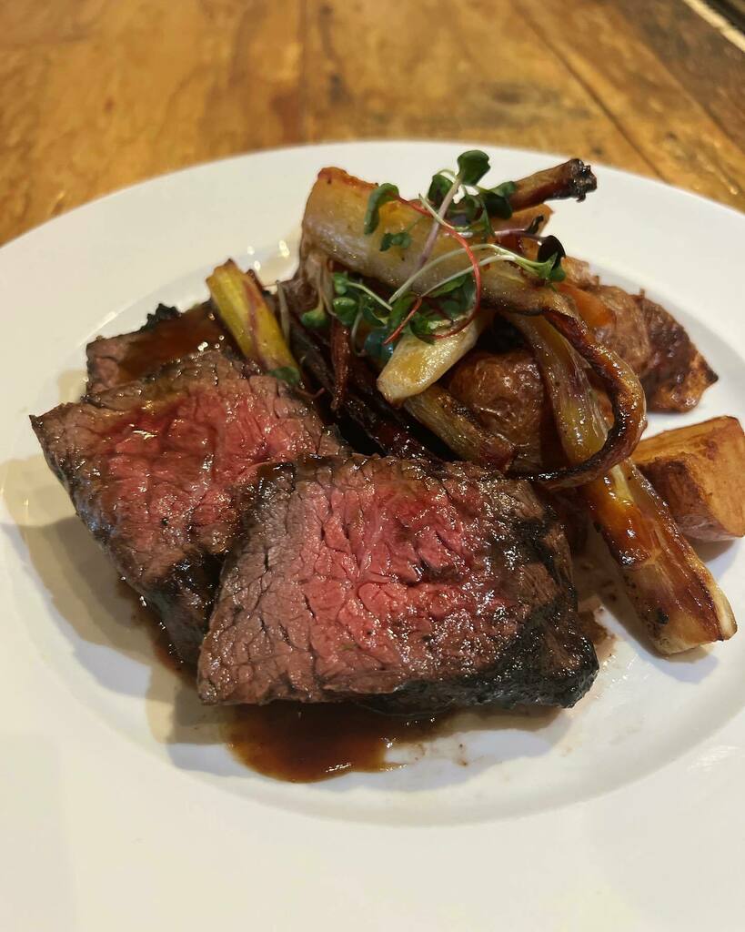 FarmsteadTable's tweet photo. Bavette Steak with Duck Fat Potatoes, Caramelized Carrots, and House Steak Sauce 😍🔥🤤 https://t.co/RPkg68NGJ9 https://t.co/9h8WeQCi7T