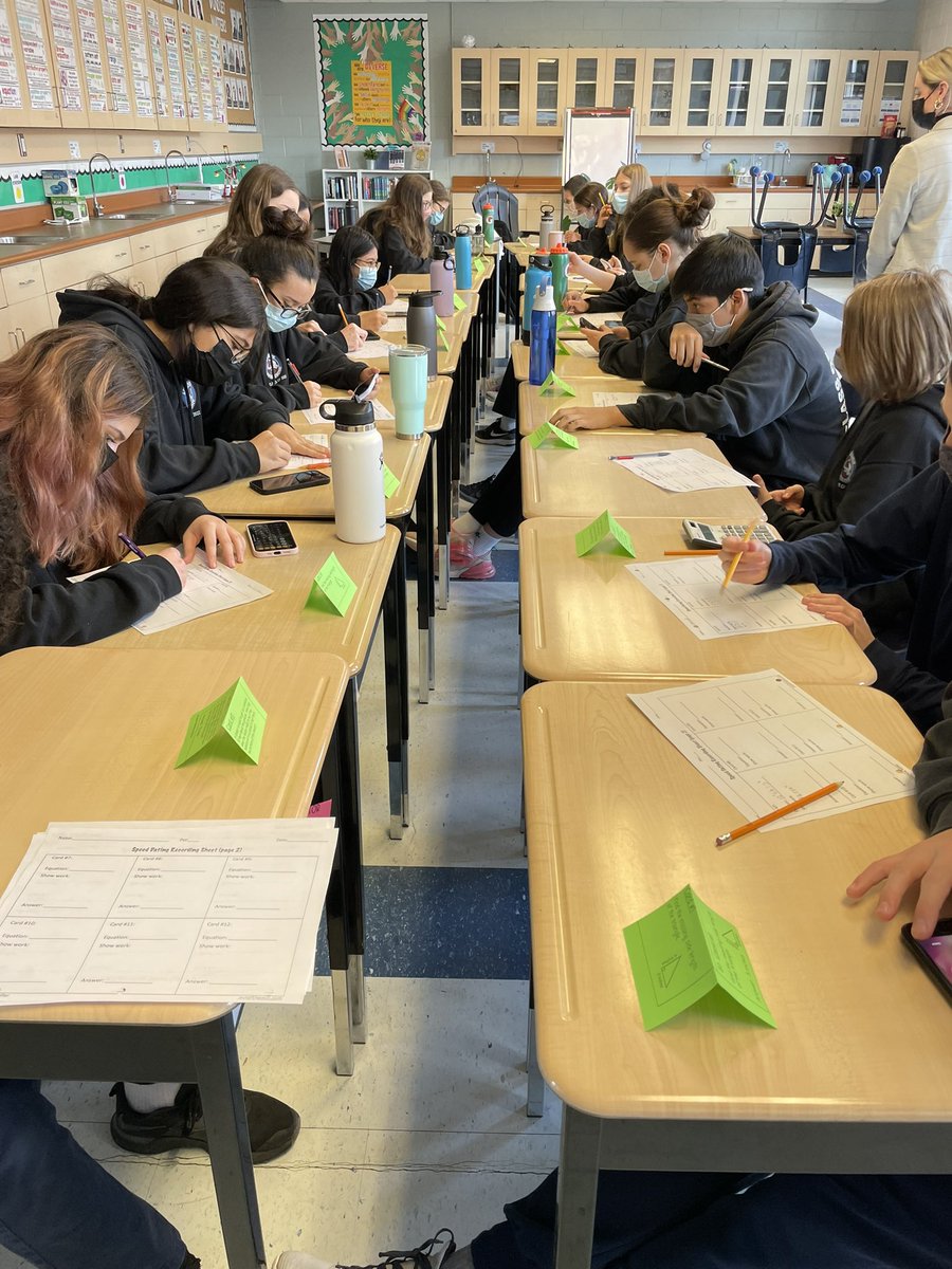 MrsTerceira's tweet photo. Speed dating…. but make it Pythagorean Theorem 📐 @AscensionHcdsb #HCDSBMath 

Students solved real world problems in under 2 minutes with their “date” using the Pythagorean theorem 👯‍♂️ https://t.co/q6YTOyhAIS