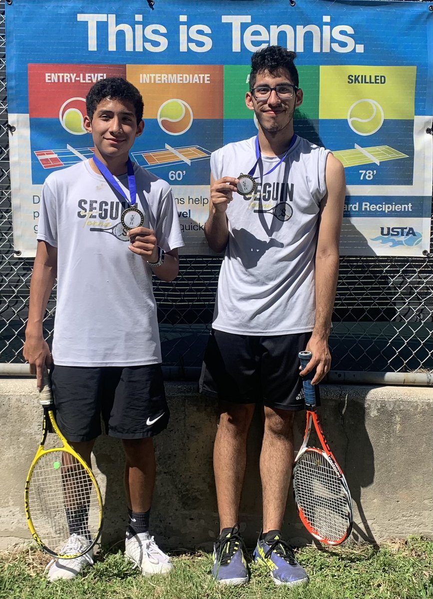 MatadorTennis's tweet photo. Racquets up to these JV tennis student-athletes!  

1st BD- Aiden &amp; Diego
1st GD- Bryce &amp; Blaine 
1st GS - Caroline 
2nd GS - Jacqueline 
3rd BD- Tanner &amp; Josue
Consey Champs GD - Celena &amp; Faith

@SeguinHSTx @SeguinISD @seguingazette 

#1Heart1Seguin
#MatadorPride https://t.co/M7frTXwLWy