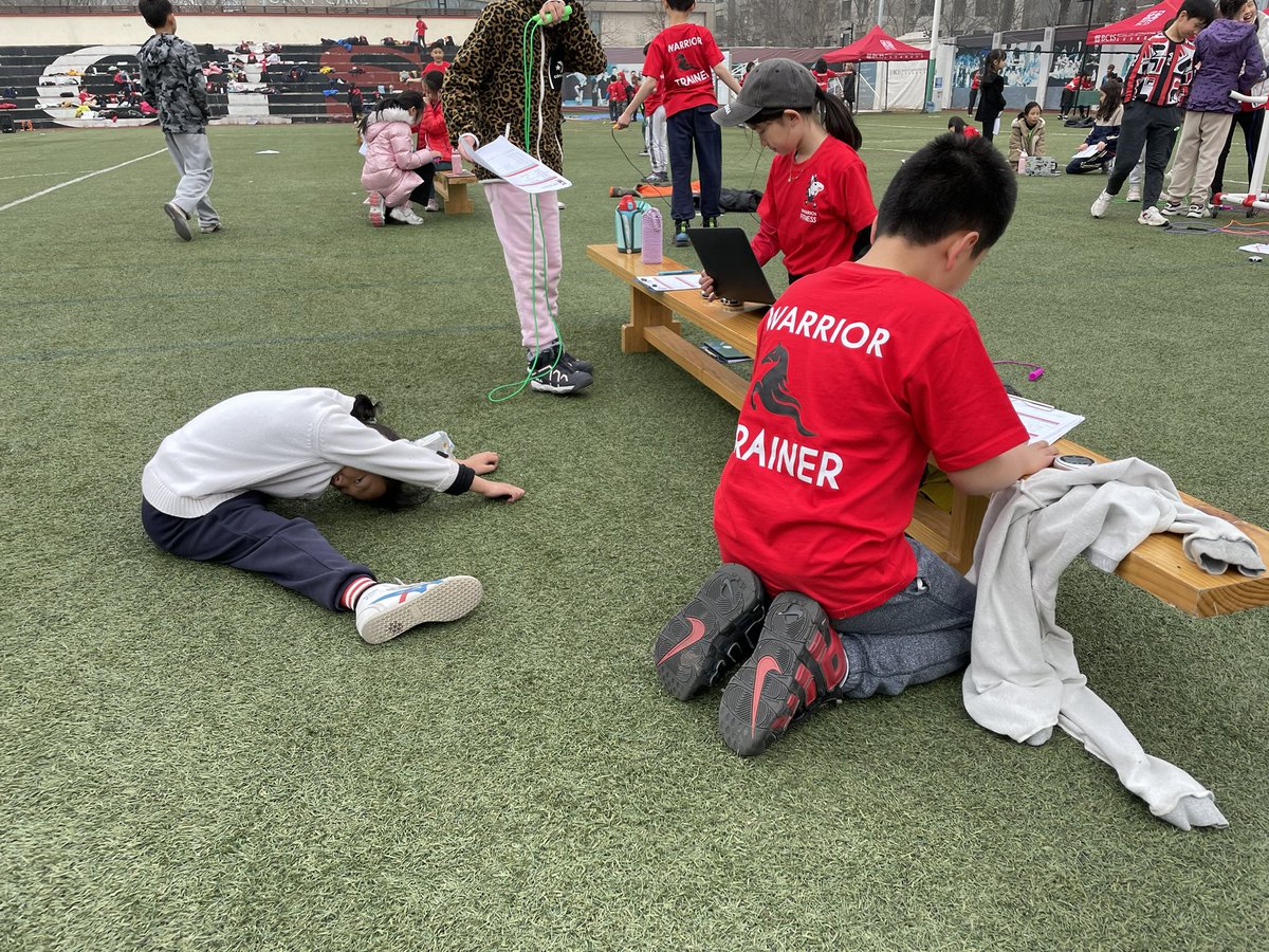 21physed's tweet image. Grade 4 #pyppe #physed Ss smashed @BCISonline ‘s 4th #WarriorFitness event. Ss led over 400 sessions to take action to help improve the #health and #fitness of our community. Ss recorded data from fitness tests, analysed the data to create training programs for their clients.