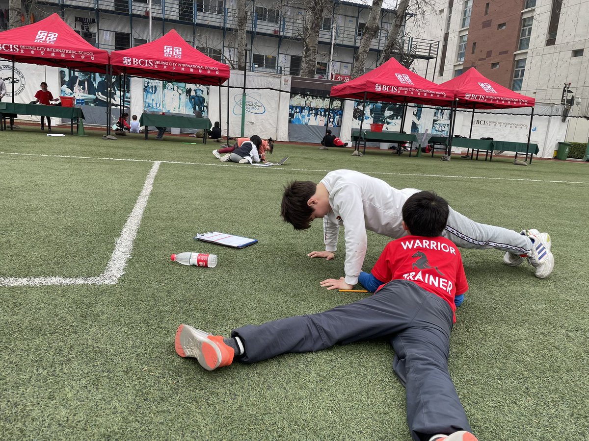 21physed's tweet image. Grade 4 #pyppe #physed Ss smashed @BCISonline ‘s 4th #WarriorFitness event. Ss led over 400 sessions to take action to help improve the #health and #fitness of our community. Ss recorded data from fitness tests, analysed the data to create training programs for their clients.