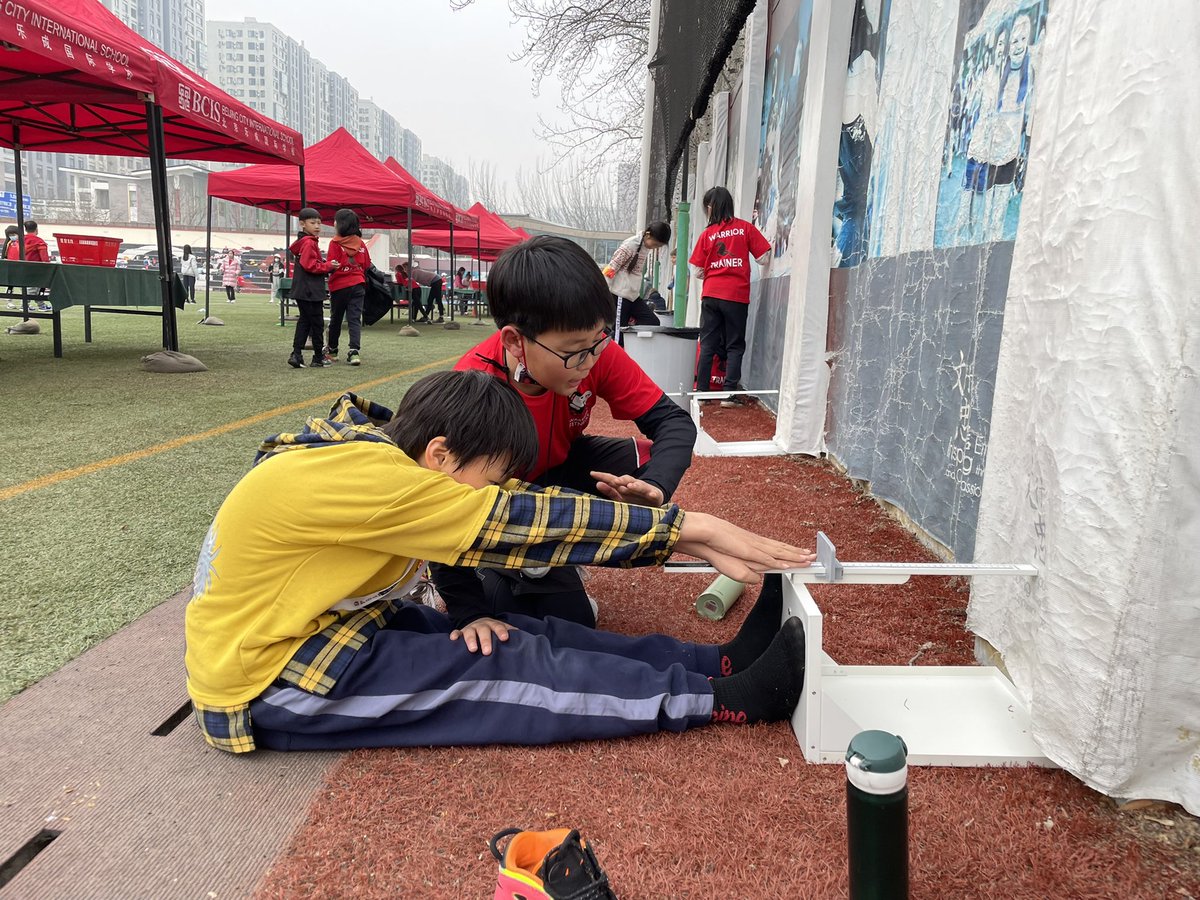 21physed's tweet image. Grade 4 #pyppe #physed Ss smashed @BCISonline ‘s 4th #WarriorFitness event. Ss led over 400 sessions to take action to help improve the #health and #fitness of our community. Ss recorded data from fitness tests, analysed the data to create training programs for their clients.