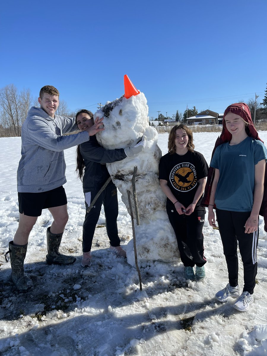 mcarlstromDR's tweet photo. So… Any other Track teams finish up a #snowpractice like this?@TrackWareagle https://t.co/5L4iMKl1NK