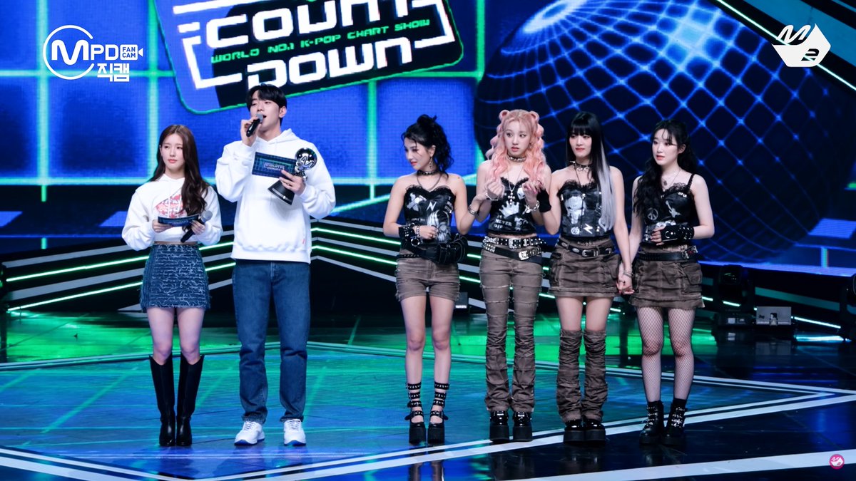 gidlebbys's tweet photo. my girls 😭💞
#TOMBOY3rdWin #GIDLE_TOMBOY #GIDLE https://t.co/MZAI8Z39db