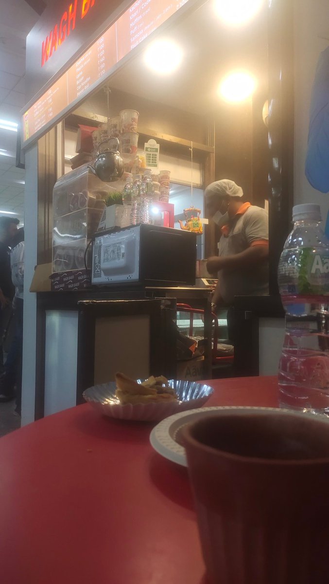 PunitVarma's tweet photo. @waghbakriteagrp @waghbakri @fssaiindia @PMOIndia @gujratsamachar @sandeshnews @Divya_Bhaskar @timesofindia #pathetic #poorcustomerservice #Critical #waghbakri #stalefood@waghbakri
A highly dissatisfied experience @waghbakriteastall with stale food and irresponsible behaviour. https://t.co/6UY7yHUioT