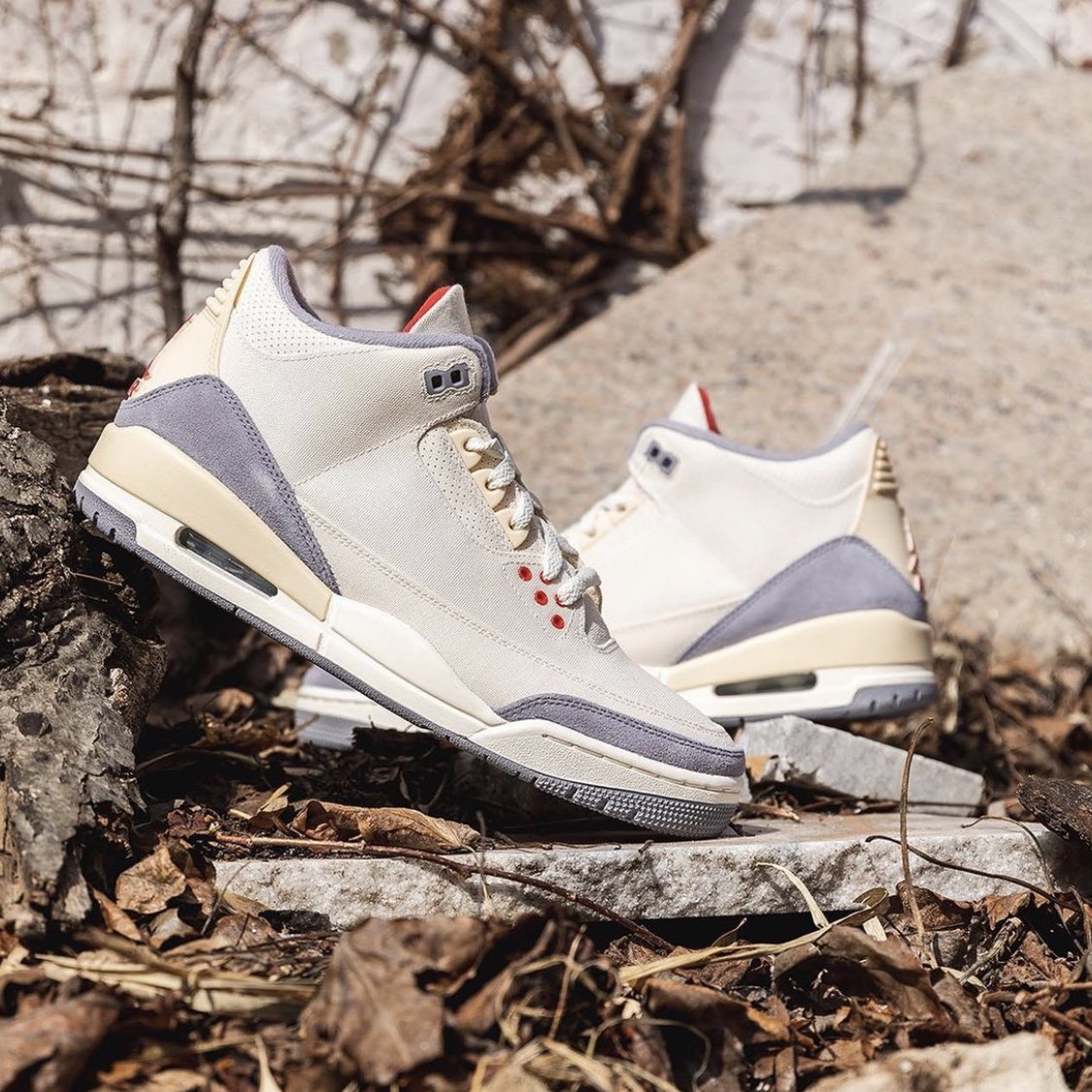 SNKR_TWITR tweet media