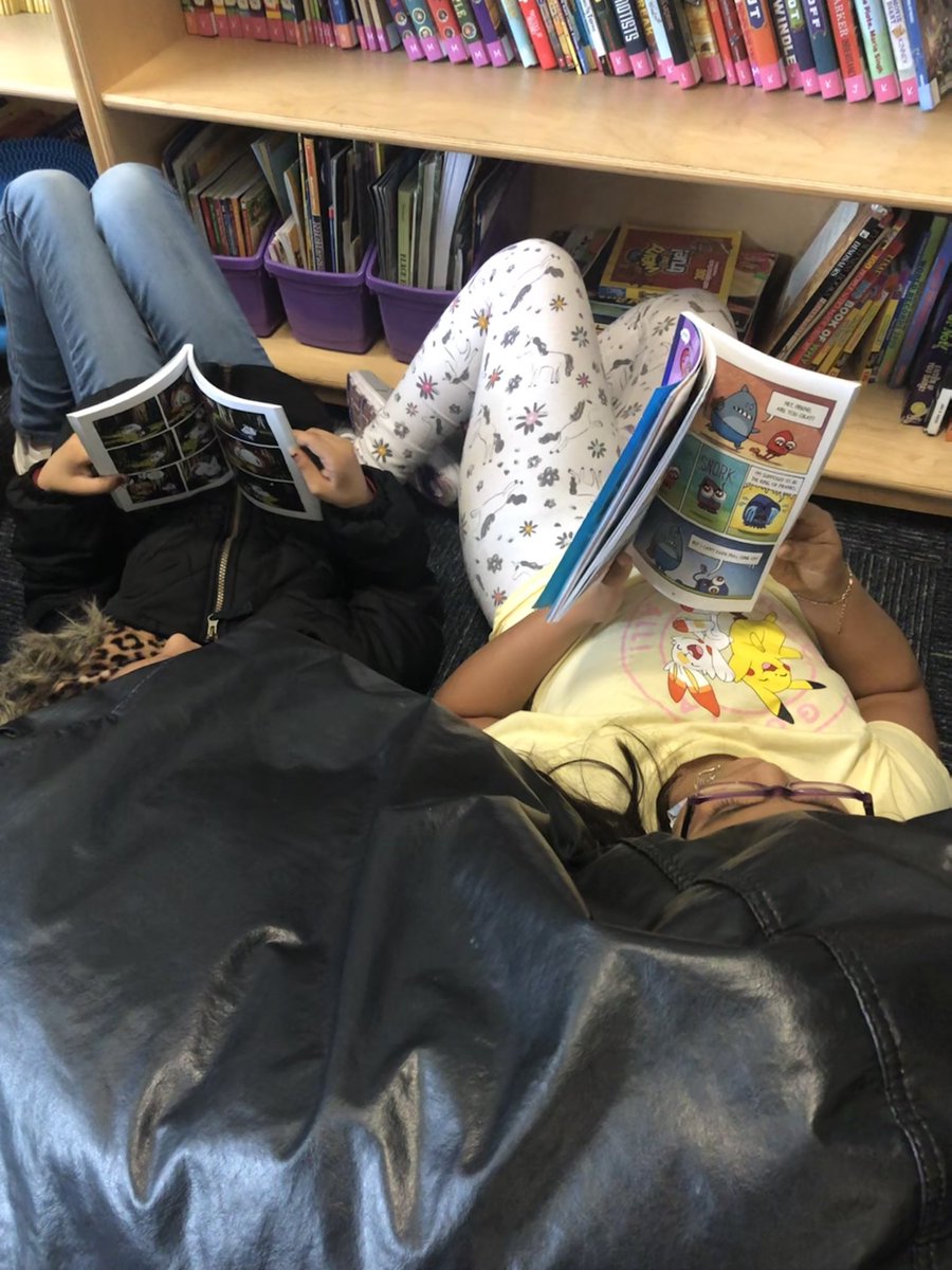 MsAllynsClass's tweet photo. Watching them read brings me so much joy 😍 Love it when they are begging me to buy more of series #GetThemReading #graphicnovelsarerealbooks https://t.co/eShDWgyFau