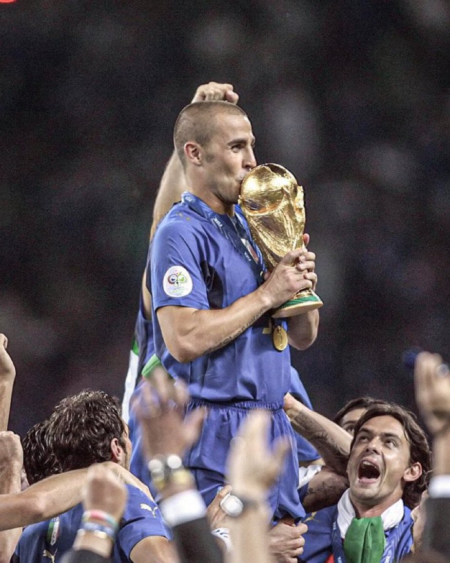 Malika_Sowpoulo's tweet image. Cette coupe du monde 2006 était celle du Goat Zidane… ils l’ont sorti d son match avec des insultes d tte sorte

The Karma is Bitch 

#ITAMAC #ItaliaMacedonia
