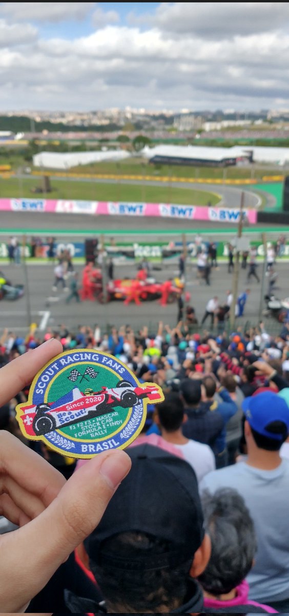 ScoutRacingFans's tweet photo. Começando a thread de aplicações do nosso brasão!

Aqui na Scout Racing Fans já mandamos produzir distintivos e adesivos. Foram mais de 300 adesivos produzidos e 100 distintivos iguais a esse da foto.

O @gabroeI levou o dele pra Interlagos ano passado e saiu esse fotão aí! https://t.co/6b8cEsS6ar
