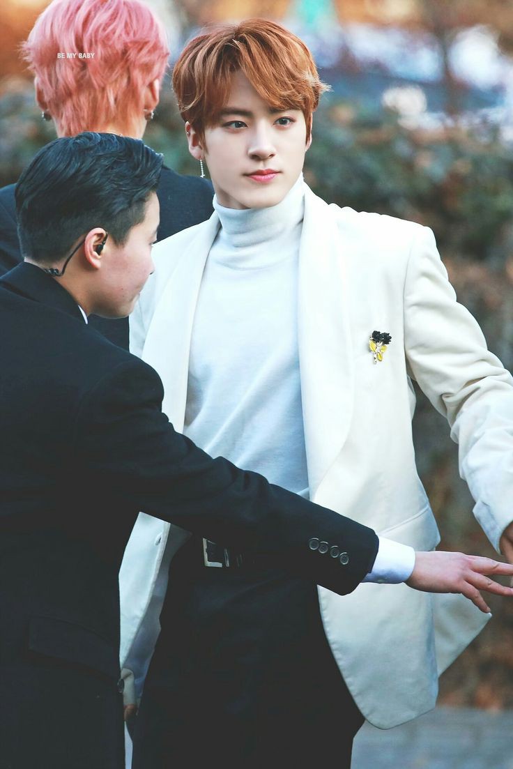 SOHNS0URCE's tweet photo. he looks like he came out of a kdrama ❤__❤ https://t.co/7N8RSvBLr2