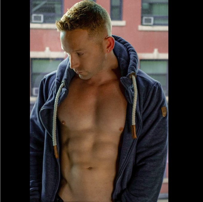 Photoshoot went well. Thank you Jordan Sadler. https://t.co/fzTAfsQAXO