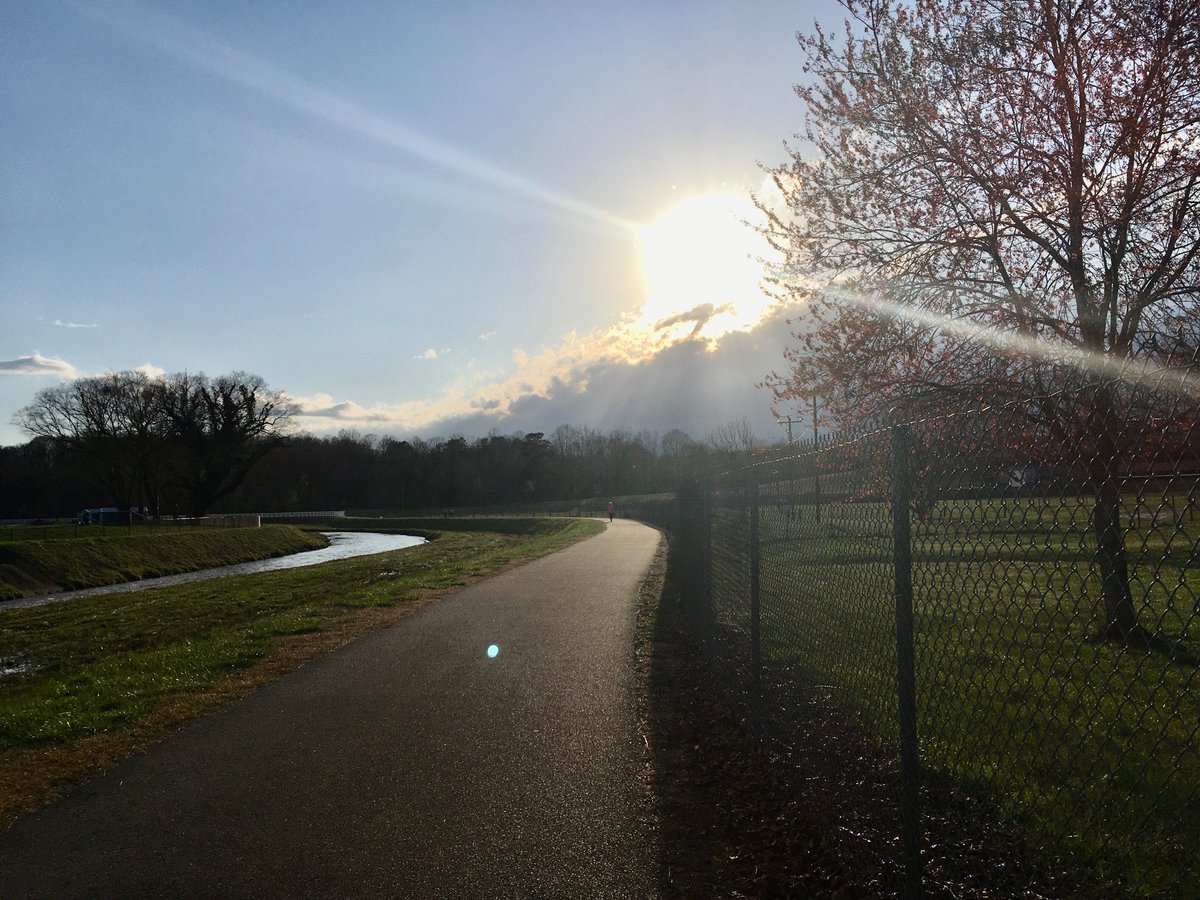 abikeanditsgirl's tweet photo. In these moments...
Life is magical...
Cycling, my freedom...
Life along the Greenway...
1/
#cycling #amcycling #polyradiculitis #thingsicando
#poweredbygroot https://t.co/IGtF5h88PS
