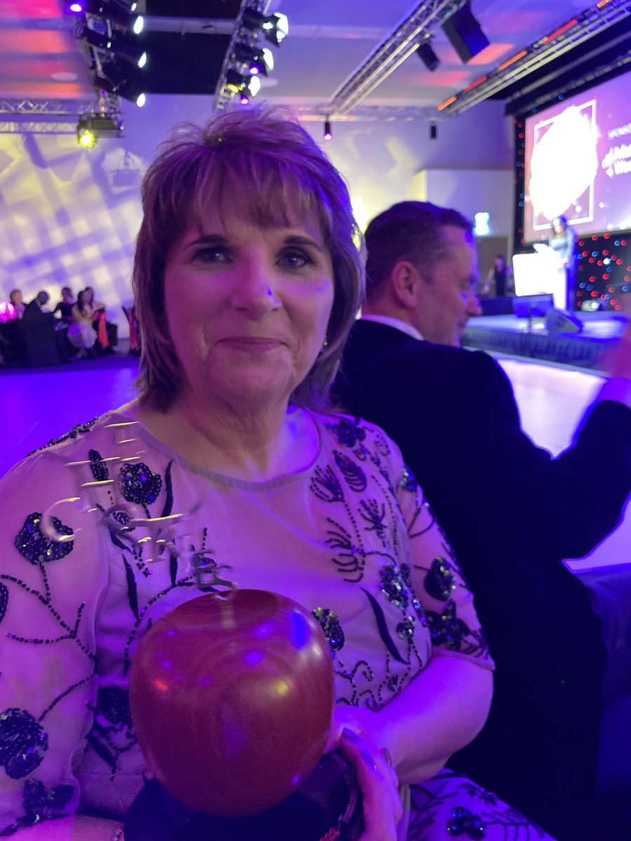 bee_write's tweet photo. Winner of the the fantastic HR Adviser: Gail Buchan #Worley #Cherries #Cherriesawards https://t.co/6ohnaCdVPv