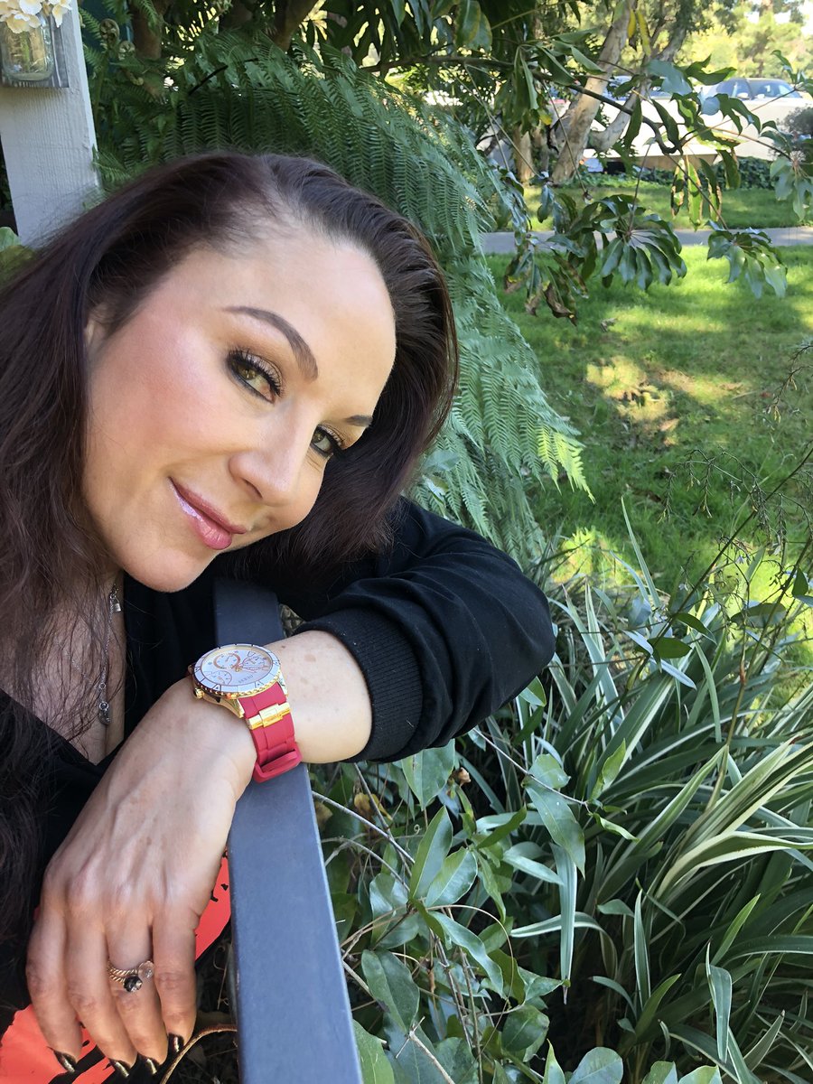 MsJewellMarceau's tweet photo. It’s “TIME” to Go to NYC says my brand new red #GuessWatch! Recently gifted to me by @chrisshep2222 
I Love it so Much! It matches my new red purse! Thank you for the early birthday gift Chris! ❤️ #ilovebirthdays #smiles #GiftMe #LoveMe #ThinkofMeAlways https://t.co/JkK8SFmHZ4