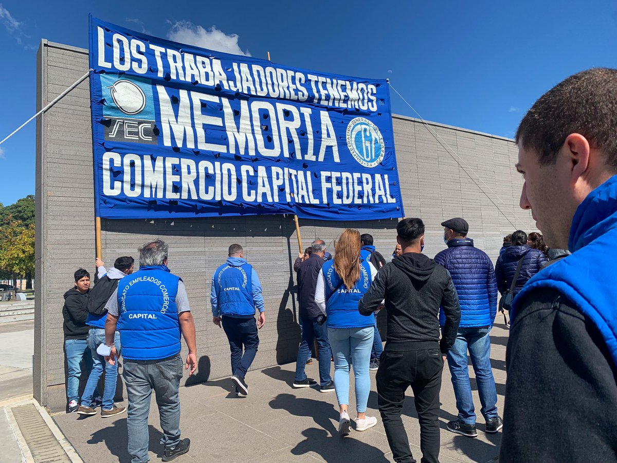 #MemoriaVerdadYJusticia A 46 años del último Golpe Cívico Militar. Comercio No Olvida a sus trabajadores/as víctimas del genocidio. Comercio dice #Son30000 Presentes, Ahora y Siempre🤍
<a href="/Rociotweet/">Rocio Victoria Rios</a> <a href="/CarlosPerezSEC/">Carlos Pérez</a> <a href="/MGonzalezSEC/">Marcela González</a>