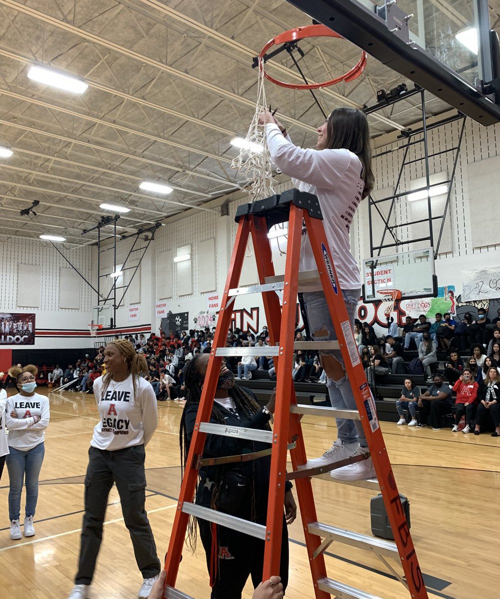 queisha44's tweet photo. My Seniors got a chance to cut the nets at the pep rally yesterday in front of a packed gym. Some of y’all are tired of hearing and seeing it, but as long as these kids are feeling good…I’m good! 😆 ❤️🖤 MY DAWGS! @gabri_elleeee @brittneyadeck @_alk13_ @bellareb_ https://t.co/SzY1dXEmg9
