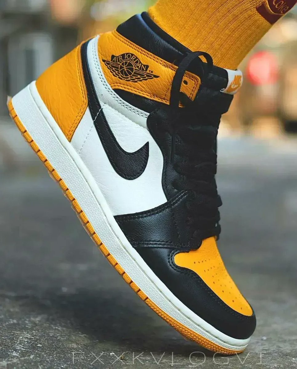 JustFreshKicks's tweet photo. 2022 Air Jordan 1 High OG "Yellow Toe" On Foot ☀️ https://t.co/1dMwgEDyDD https://t.co/QjlZZHR1Qs
