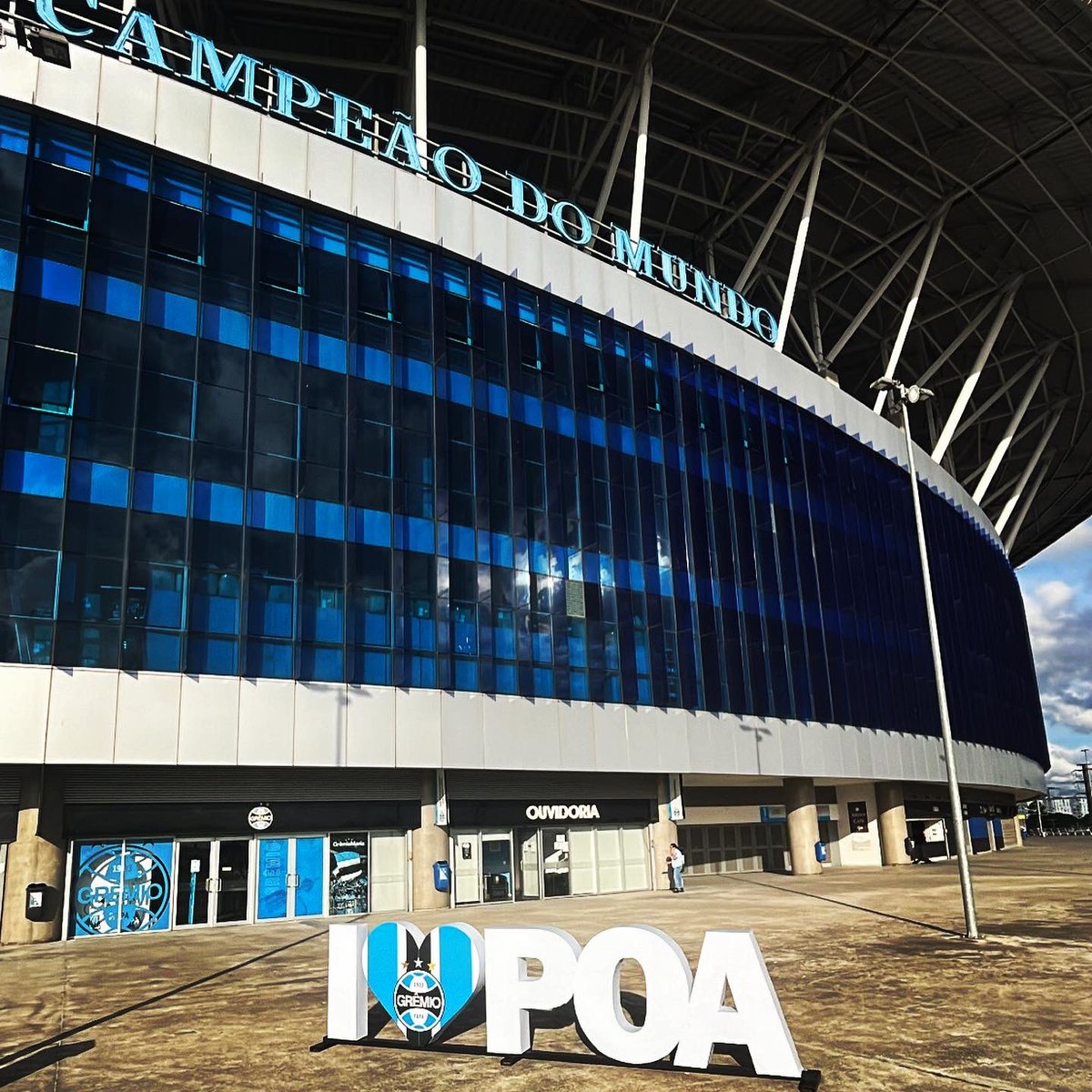 morenocarvalho_'s tweet photo. Alguns dos milagres que a câmera ultra-angular proporciona: tarde na Arena do Grêmio 🇪🇪 

#photo #iphone13 #ultraangular #arenadogremio #gremio #pictureoftheday https://t.co/zN51q4qXnY