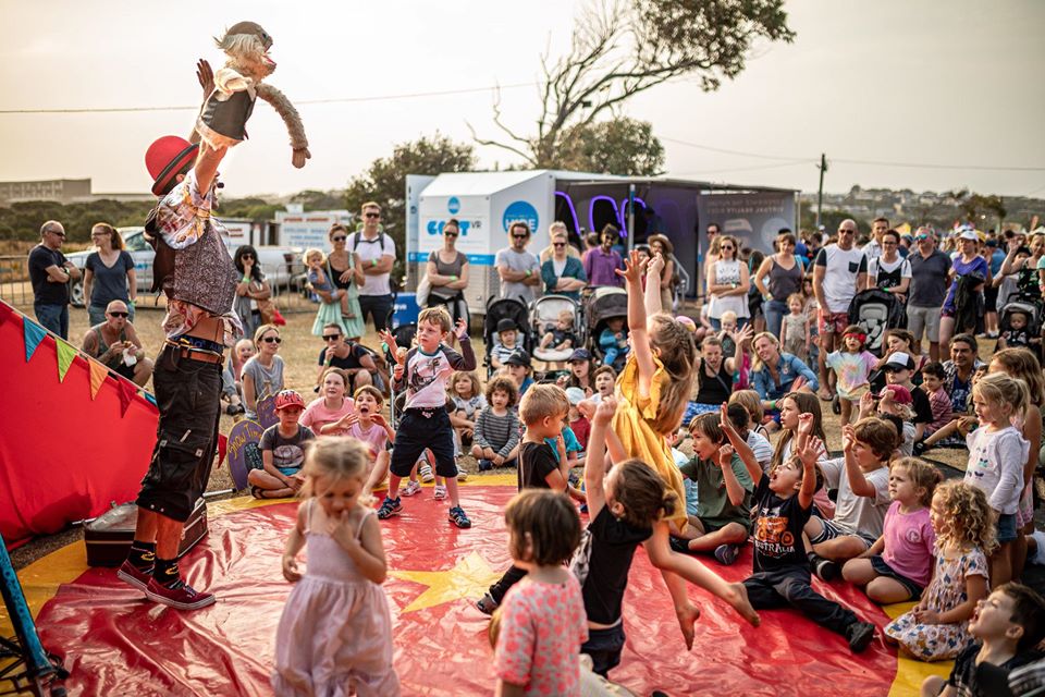 Friday Night Live - tonight! Head to the new Green Spine Triangle Park (1 Malop St) for family-friendly entertainment (we've even got a pop-up circus 🎪) + live Jazz! #lovecentralgeelong