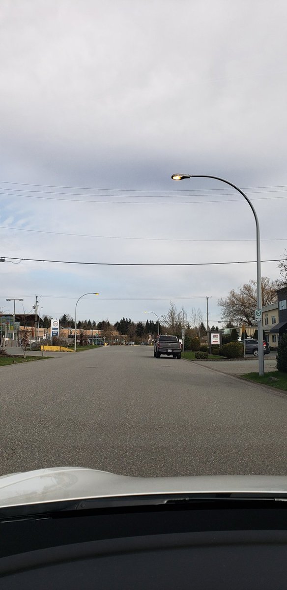 Shaheemster's tweet photo. @CityofSurrey it is 4pm  and your street lights are on in Cloverdale. #cityofsurrey https://t.co/VV9BXZT3Xd