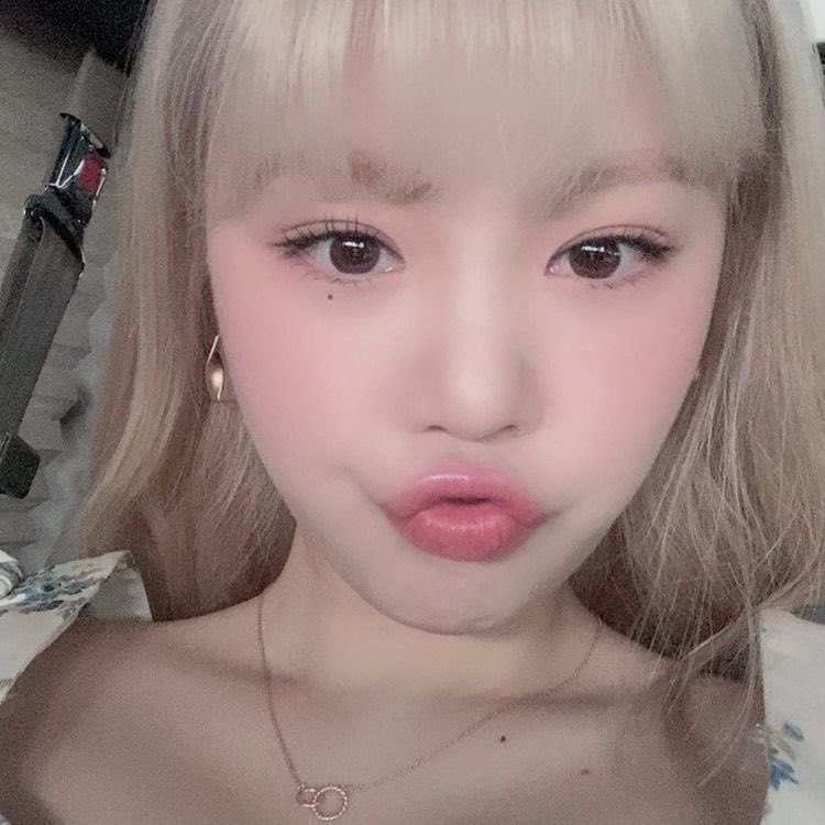 soojinzone's tweet photo. hi! this is a new account dedicated to posting regular content of seo soojin. please kindly rt this tweet if it appears on your tl to help me reach more people! 💗 https://t.co/9D9LvDVj01