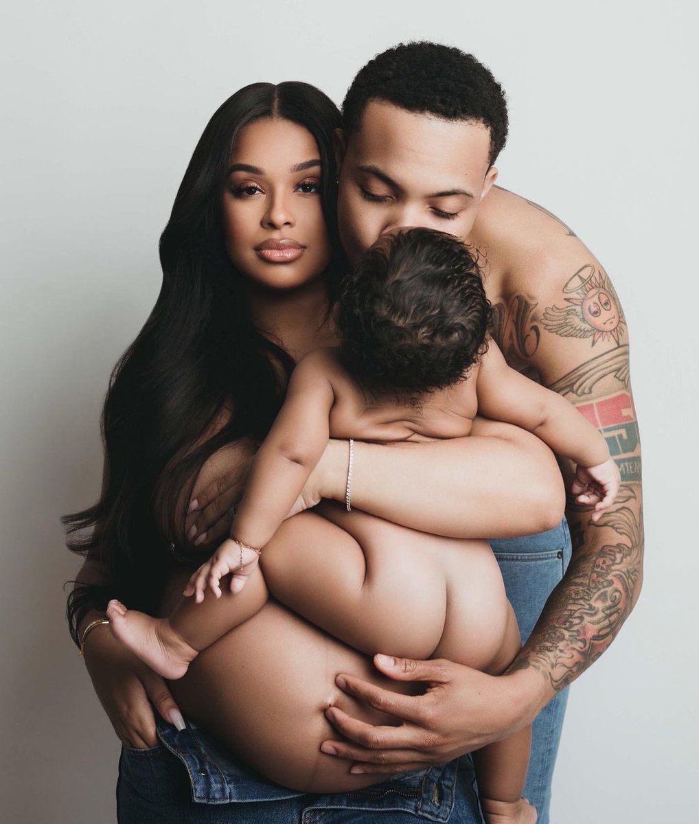 latainawilliams's tweet photo. Awaiting your arrival baby girl 🤍 https://t.co/nvrmOx0zak