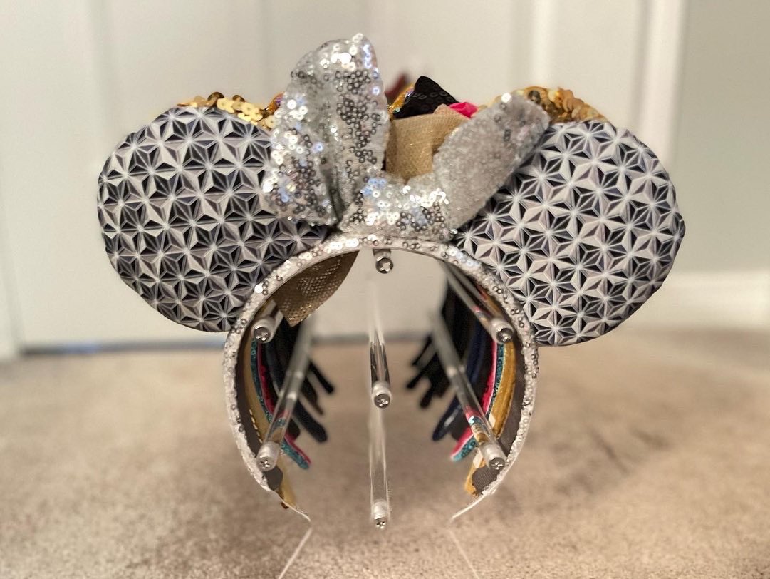 IcePrincessKCL's tweet photo. Sometimes it’s the little things in life that give you a little joy, finally found something to help organize my ears ♥️ https://t.co/QQNnB0Fgf5