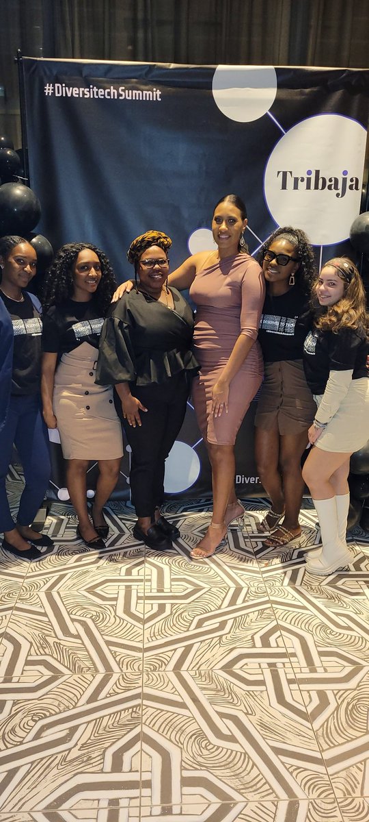 LetMeAskMonet's tweet photo. Diversitech Closing Reception [Black Innovators Ball] hosted by @Join_Tribaja
So much love &amp; black excellence in one room.

Special thanks to Philly!!

#event #networking #blackexcellence #innovators #phillytech #diversitechsummit #Blackinnovators https://t.co/EcQBFVs9Vl