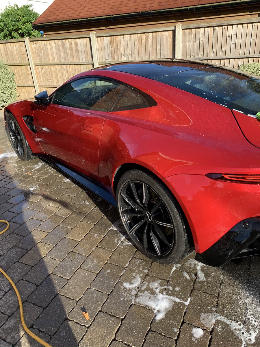 TweetMeUpScotty's tweet photo. @HWM_AstonMartin Love the yellow calipers 👍 ! You can’t beat #hyperred. https://t.co/enOIWH2s7k