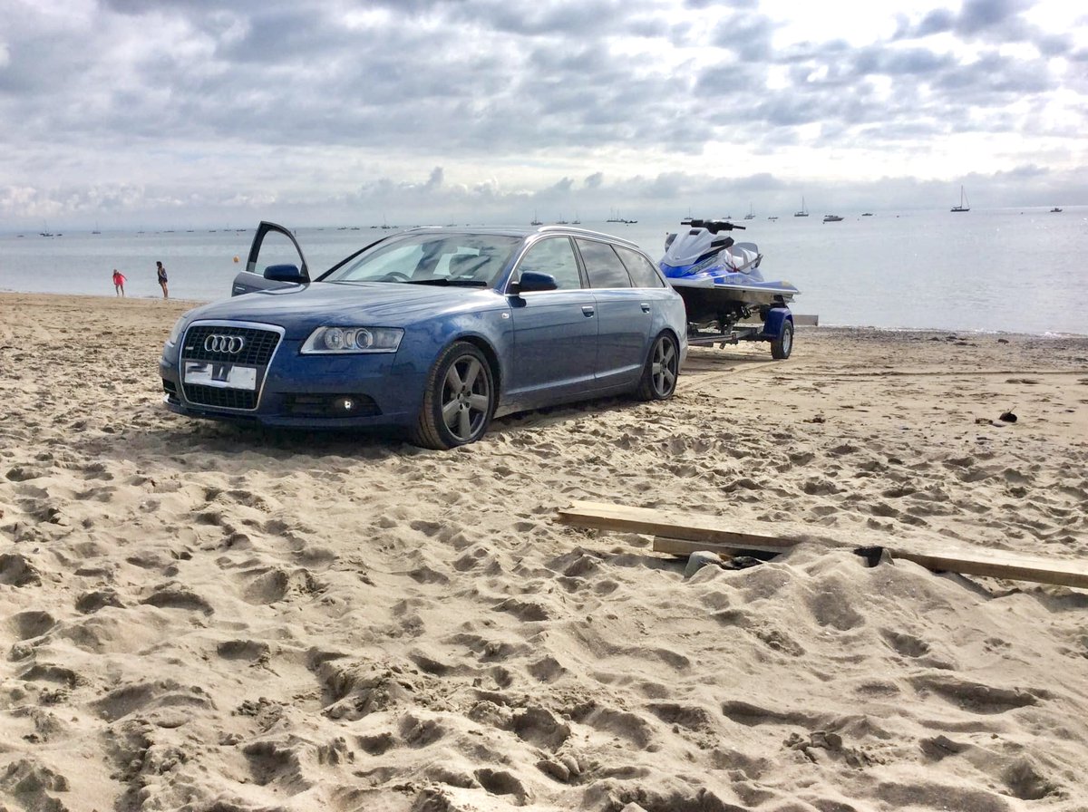 SetCheshire's tweet photo. Back in Abersock after a long winter.
Good to take back control of the beach and shoreline - you should have seen them kids scattering 😅🤣👍🌊 https://t.co/27BxOI4WcX