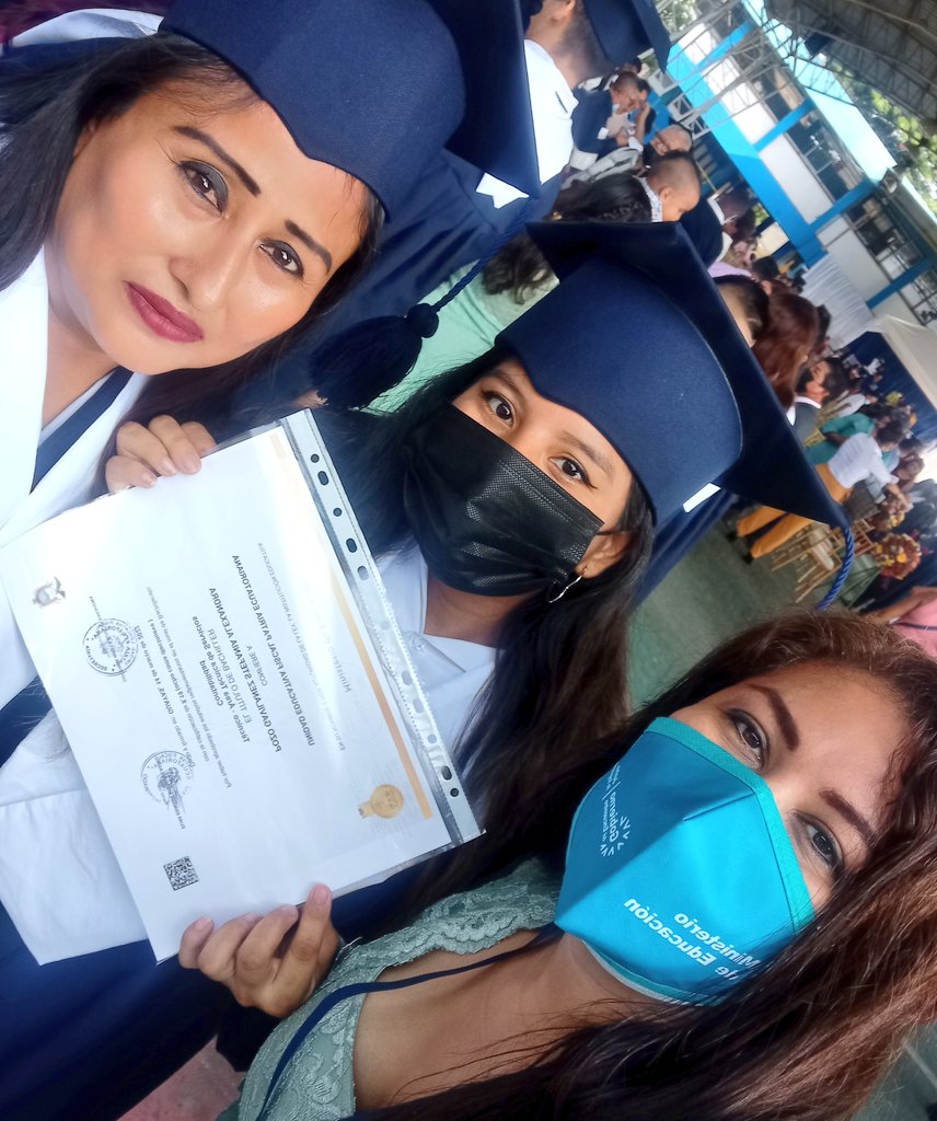 monka78's tweet photo. Hoy participé de las ceremonias de incorporación de varias instituciones del distrito #09D04
📍Alberto Perdomo
📍Jorge Icaza Coronel
📍Patria Ecuatoriana
📍 Francisco Arízaga Luque
Felicitaciones a los Nuevos Bachilleres de la República del Ecuador! https://t.co/2XvN5iKavY