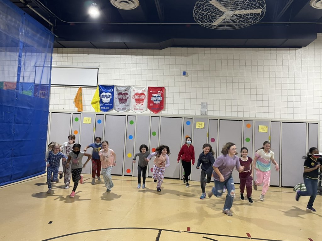jbudz161's tweet photo. And just like that… we’re back! Western Avenue Girls on the Run 2022! @GOTR_Chicago @western161 https://t.co/ExIDGdbKBp