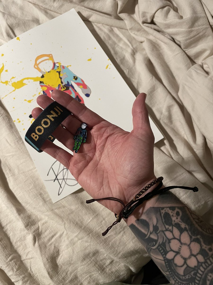 gentdesigns's tweet photo. 2nd digital to physical from @BMArt_33 and the @BoonjiProject . Ready for framing and to my wall 🔥🪐☄️ #NFTs #boonji https://t.co/ZMjL8m09kX