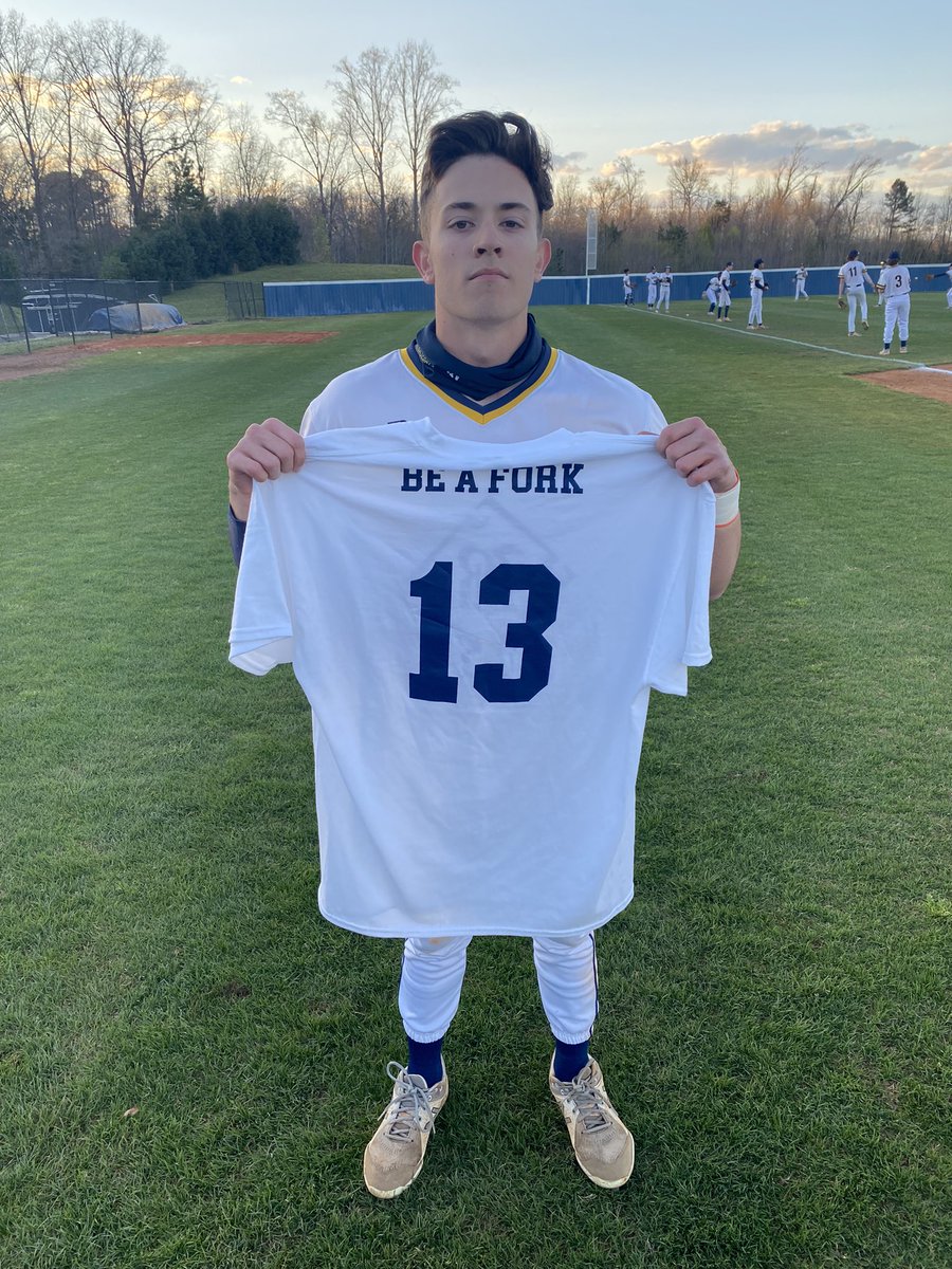 Bucks_Baseball's tweet photo. Cardiac Bucks strike again. @_jcastillo25_ hits a walk off double to defeat @GrissomBSB 5-4 #GoBucks #forklife https://t.co/2vElJdmcPS