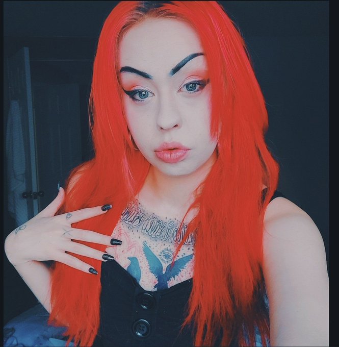 Ayyy
#gothgirl #gothgoth #inkedgirl #punk #inked #longhair #redhair #selfie https://t.co/VOKTUXKjW9