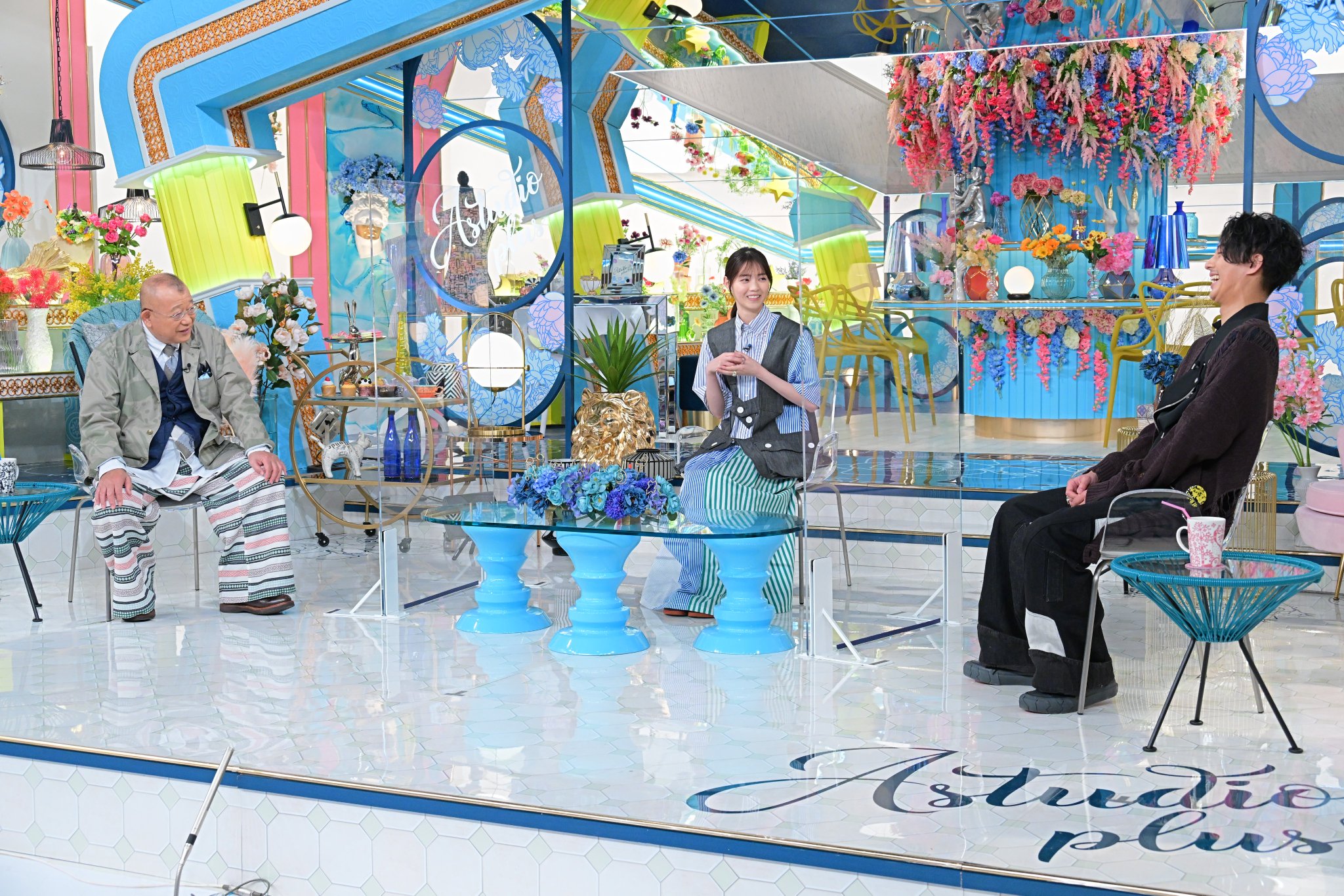 FOq0qi0akAIejBw?format=jpg&name=large