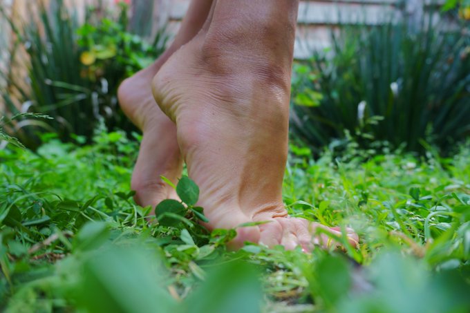 Hello  🐾🦶 I&acute;m new doing #feetpics so comment below, wich #feetfantasies do you have! would love to know<a href="/tag/feetpics"class="tags">#feetpics</a><a href="/tag/foot"class="tags"><span>#foot</span></a><a href="/tag/toes"class="tags"><span>#toes</span></a><a href="/tag/noshoes"class="tags"><span>#noshoes</span></a><a href="/tag/feetfetish"class="tags"><span>#feetfetish</span></a><a href="/tag/feetinnature"class="tags"><span>#feetinnature</span></a>