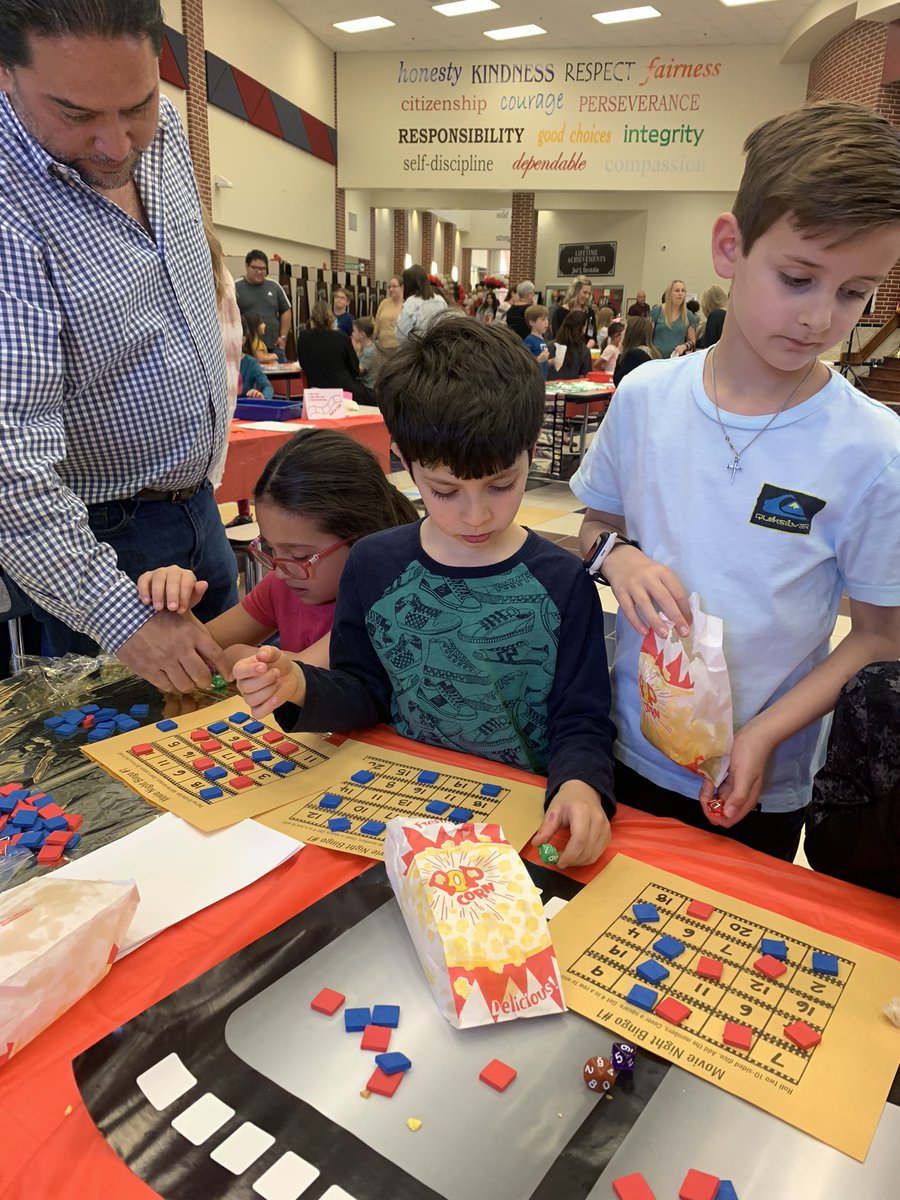 mrs_winters2's tweet photo. Lights… Camera… Action! Deretchin Academic Night was amazing!  @DeretchinCISD https://t.co/SEKezasV8B