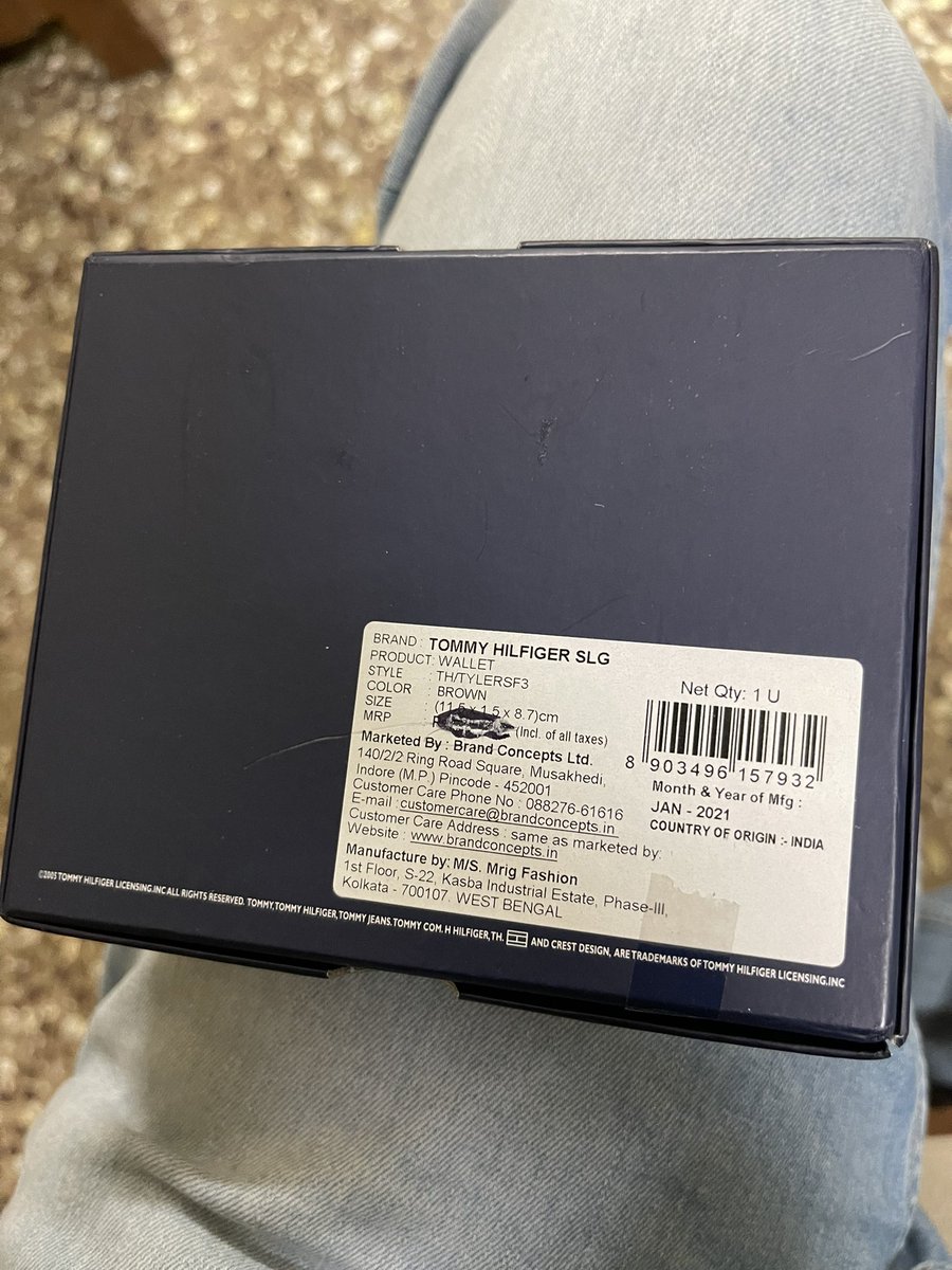 harshvshahi's tweet photo. I ordered online a Puma jacket and a wallet from @AJIOLife and to my surprise found cardamom (Elayachi) in pocket of sealed packed jacket. Moreover found the price on wallet striked out by black ink. How's it possible? Whether the goods sent to me are used one or what? https://t.co/KTsvK3lDHn