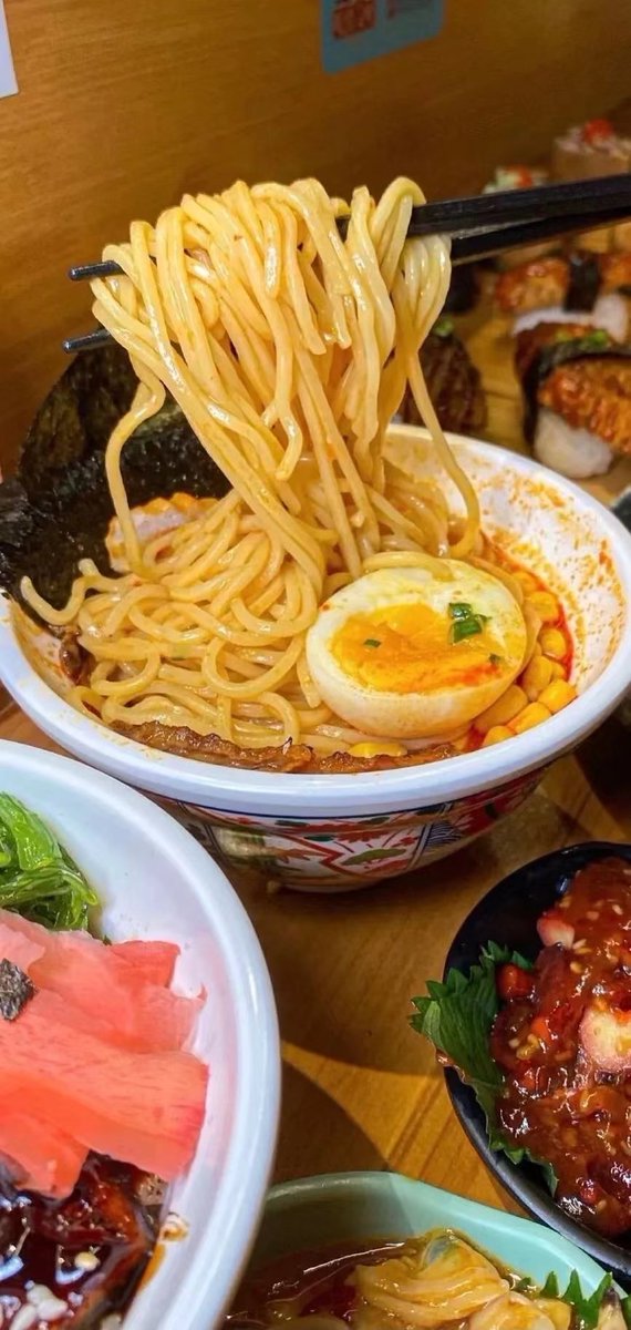 AmeliaPhilemon's tweet photo. I announced that this is the best Ramen I've ever eaten！！！ Every noodle is soaked with soup, and the eggs inside are very delicious. It's appetizing. It's also added my favorite tomato meat sauce. It's really tempting😍#foodphotography #yummy #foodies https://t.co/tQkg0VanMN