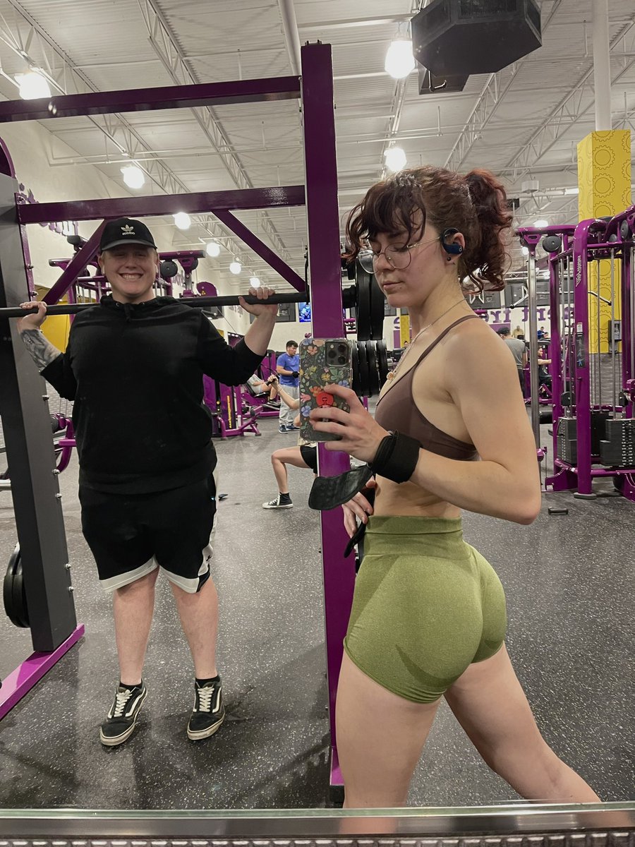 missprissleo's tweet photo. Gains are being appreciated in the moment 🤸‍♀️🖤 &amp; after 🏃🏻‍♀️ https://t.co/wreLifvRq3