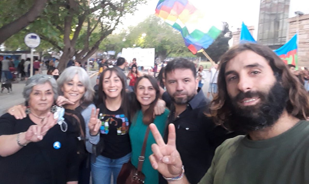 VPopularMza's tweet photo. 🗓 24 de Marzo - Día de la Memoria por la Verdad y la Justicia. 
¡Adonde vayan los iremos a buscar! Marchamos en #Mendoza hacia Casa de Gobierno 
#46AñosDelGolpeGenocida #Son30Mil 🇦🇷#PorUnaPatriaSoberana #MemoriaVerdadJusticia https://t.co/NBzcRXEqFB