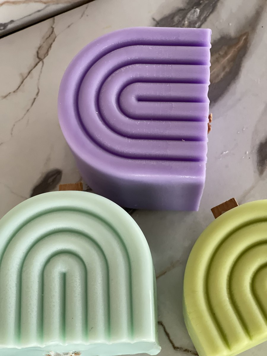 KscentsCo's tweet photo. New Colors, New Fragrances Make sure you shop https://t.co/BrpbdjsSWJ 💛🛍 https://t.co/FYobmMciH5
