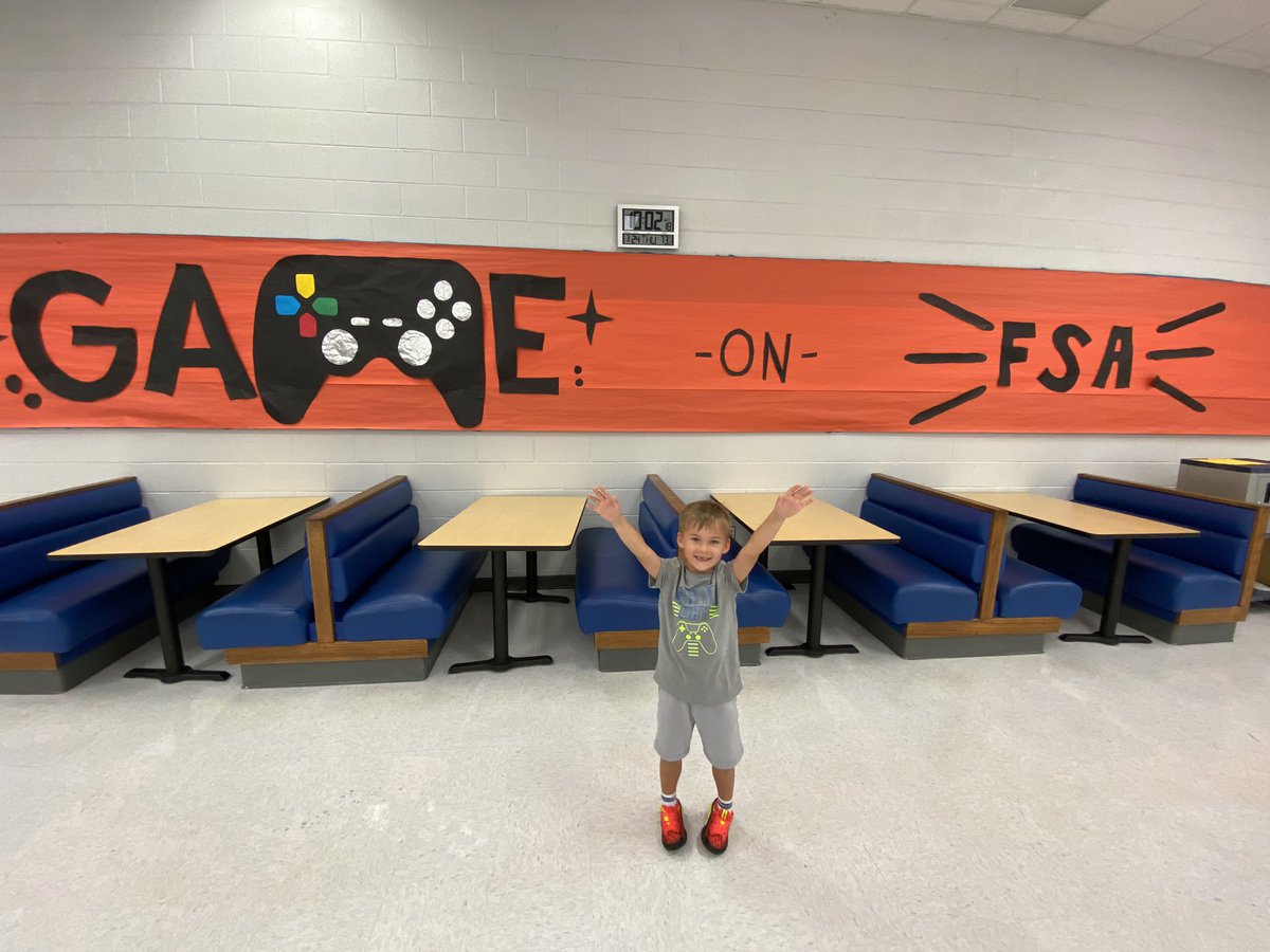 L_Pomerantz's tweet photo. Just some photos from my adorable cheer squad cheering on their FSA Buddies in Mrs. Juceamβs class! #RockThatTest βοΈStay sharp!
You are going to be amazing @ShineonSPES and we believe in you!!!
π§‘ #LevelUpSPES https://t.co/vNnDNKn3eI